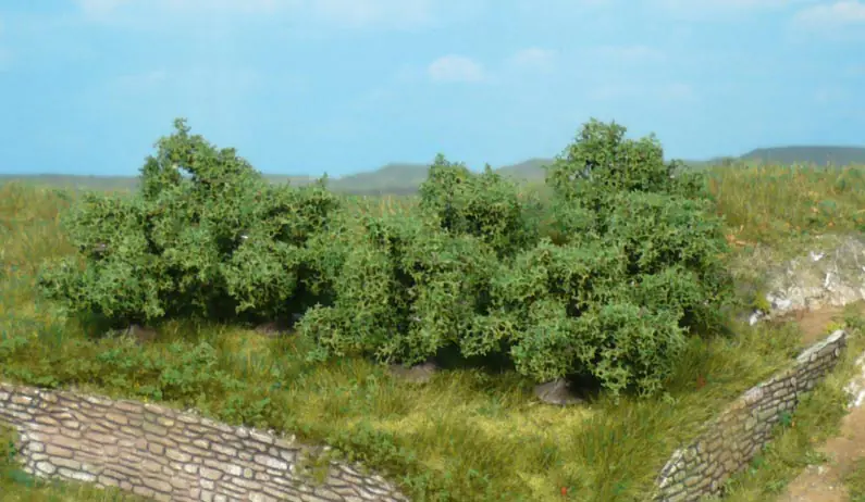 Heki 1735 8x bushes 4cm