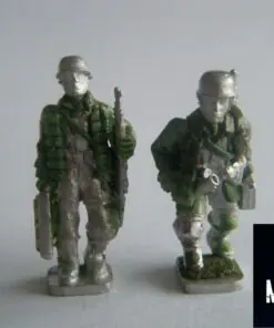 Alternative view of M40FJ-SUP-10 Fallschirmjäger 5cm mortar team moving