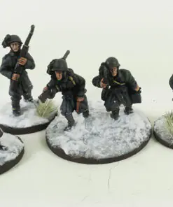 Alternative view of BER104 - Italian Bersaglieri Squad B – Winter Uniform