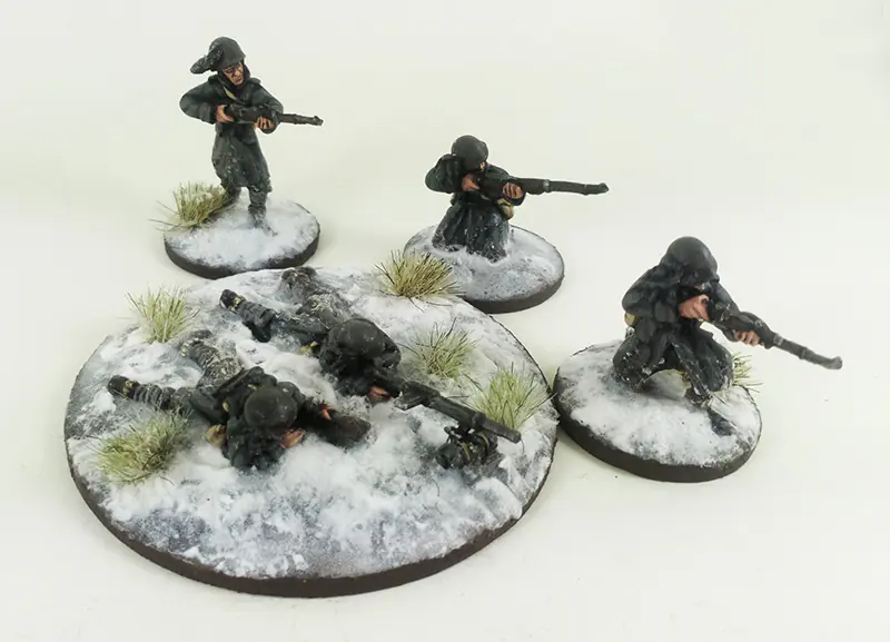 BER103 - Italian Bersaglieri Squad A – Winter Uniform - Image 2