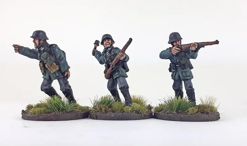 GER303 - Early War German Squad A - Summer Uniform - Image 2
