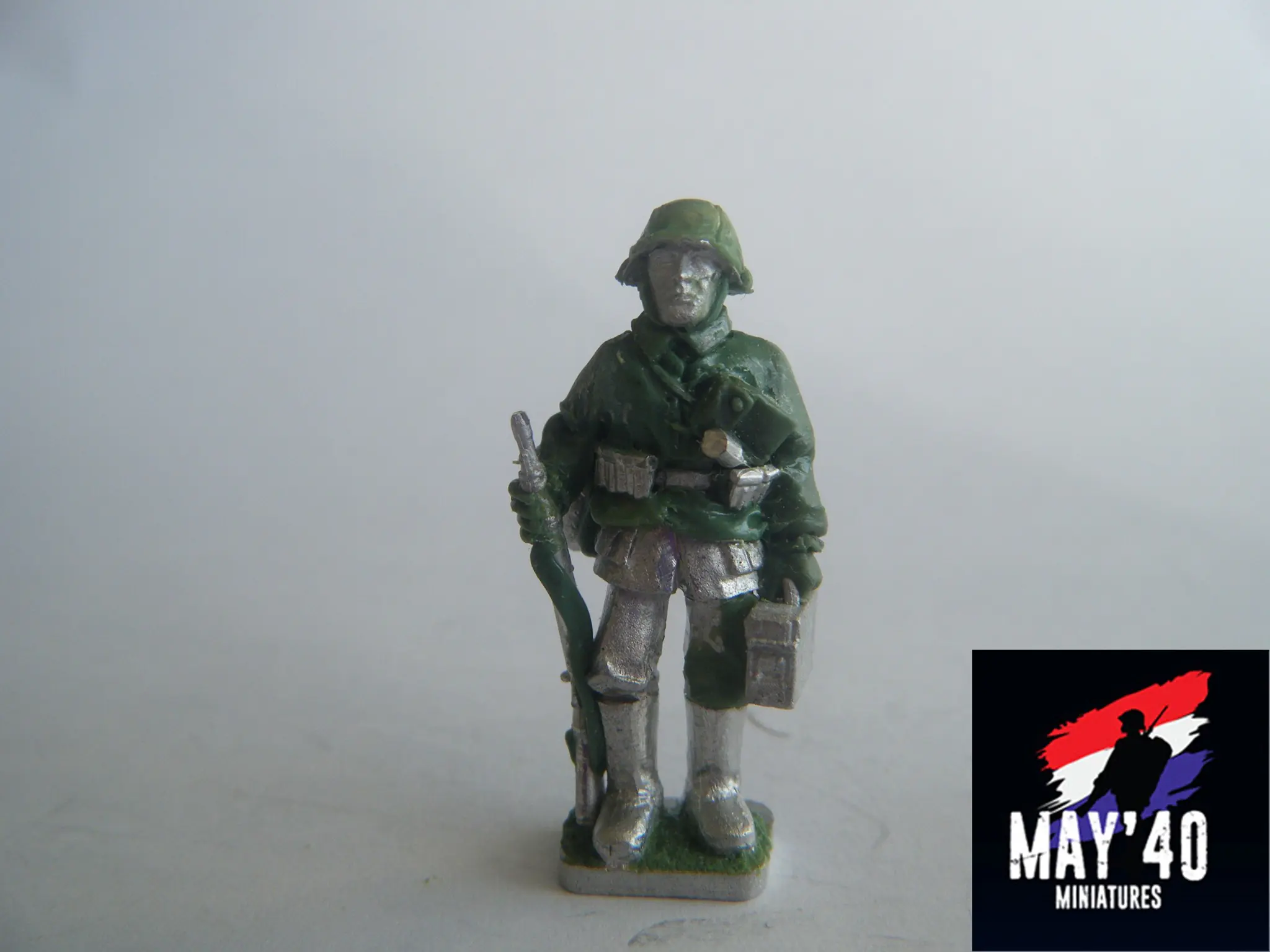 M40SS-SUP-05 Early War SS Pzbchs39 team moving - Image 3
