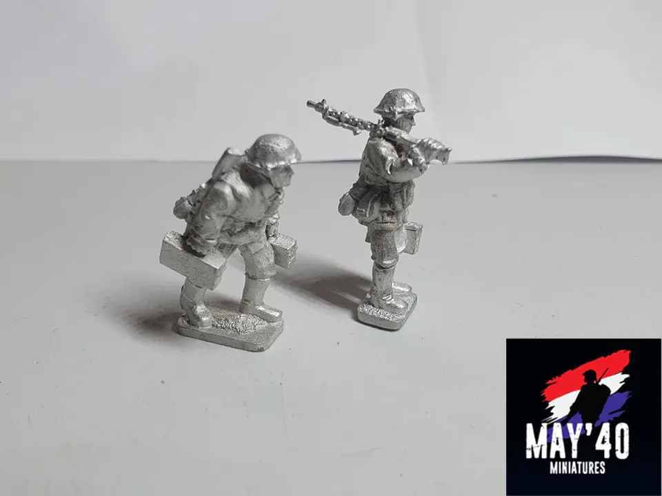 M40SS-INF-03 Early War SS squad with ZB26 moving - Image 13