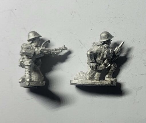 KNIL-INF-31 KNIL Madsen team kneeling European
