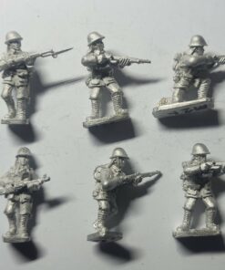 KNIL-INF-02 KNIL Squad 2 Native Madsen moving (helmet)