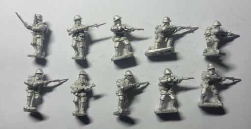 KNIL-INF-02 KNIL Squad 2 Native Madsen moving (helmet)