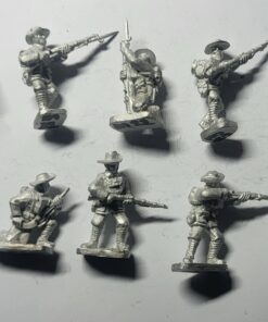 KNIL-INF-05 KNIL Squad 5 European Madsen kneeling (hat)
