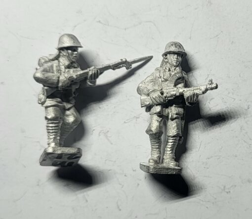 KNIL-INF-02 KNIL Squad 2 Native Madsen moving (helmet) - Image 2
