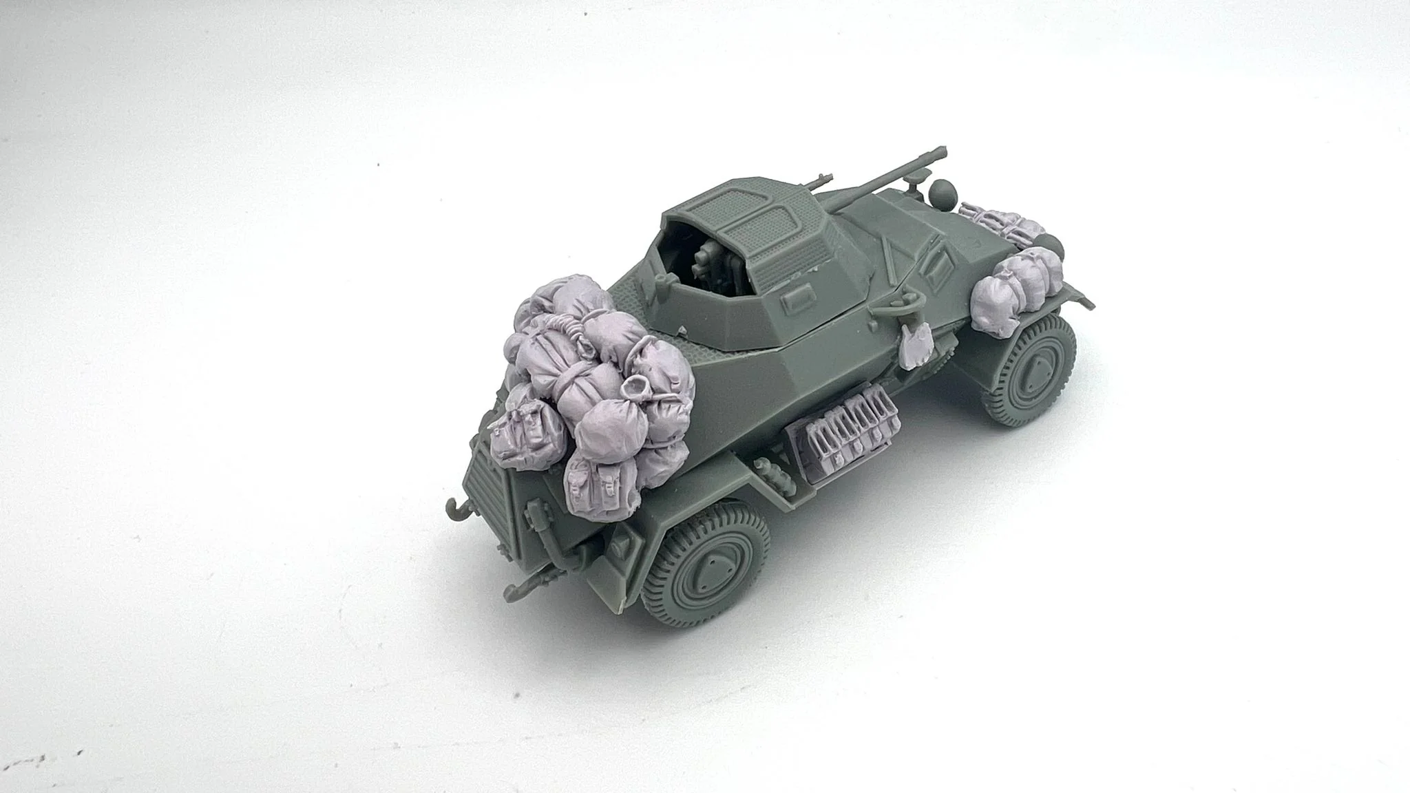 282RG004 - 222/223 Armoured Car Stowage Kit - Resin - Image 3