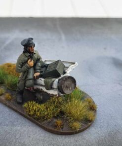 M40FJ-CMD-05 Fallschirmjäger officer with radio set