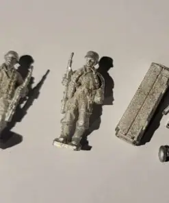 M40FJ-CON-04 Fallschirmjäger pulling container - Image 3