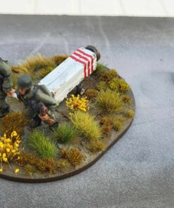 M40FJ-CON-04 Fallschirmjäger pulling container