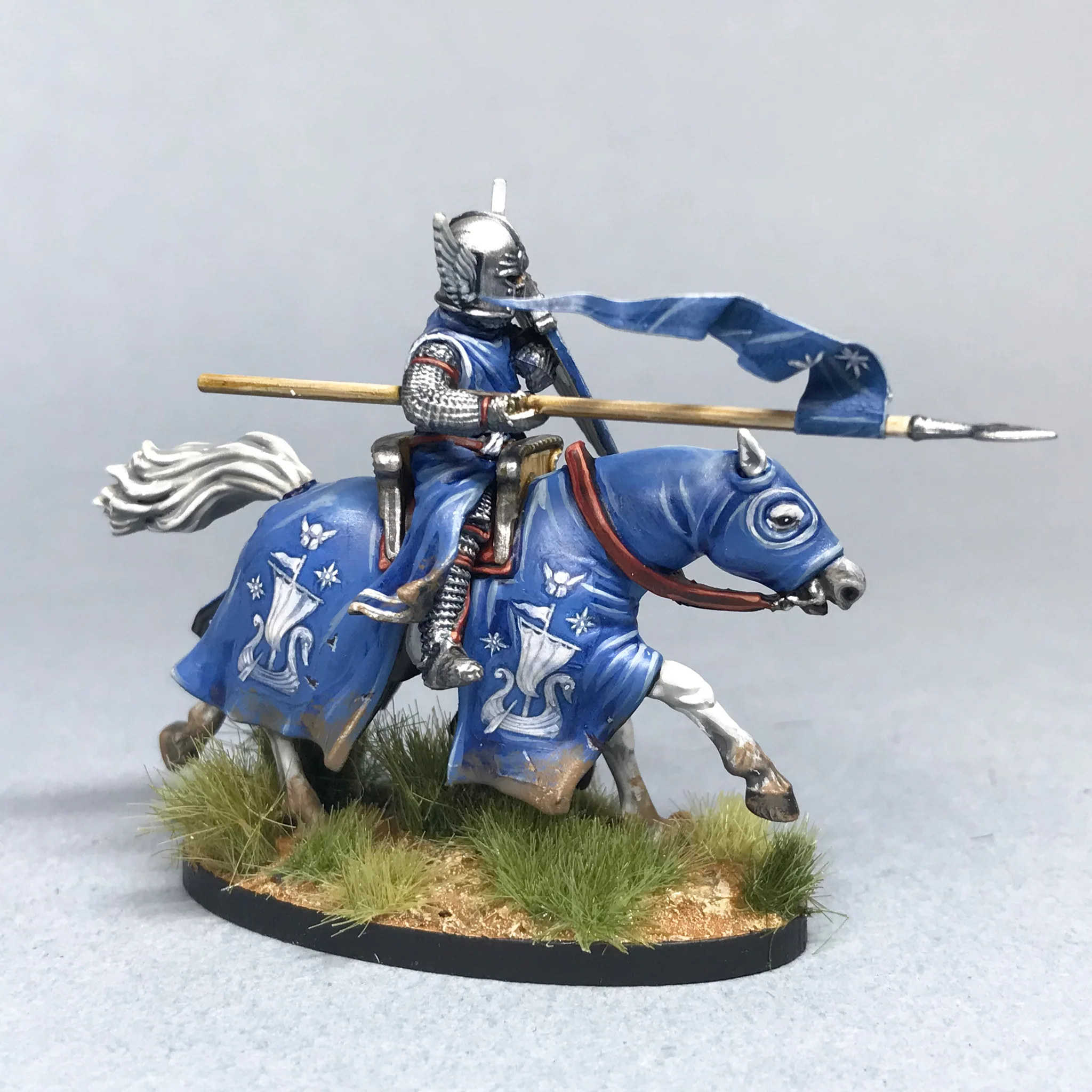 Medieval & Fantasy Heads, Cloaks & Shields - Image 31