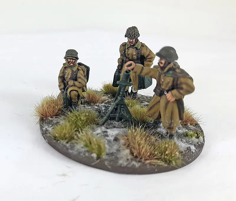 HUN106 - Hungarian 81mm Mortar Team - Winter Uniform (Great Escape Games)