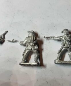 Alternative view of KNIL-CMD-07 Thompson/Johnson rifles